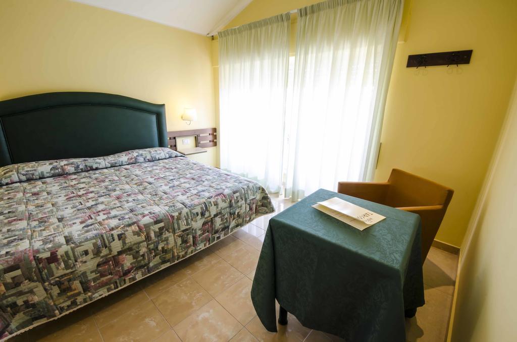 Hotel Tarconte Tarquinia Buitenkant foto