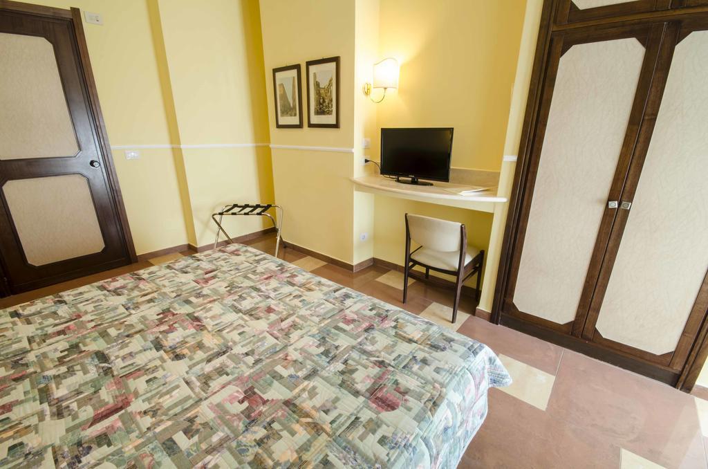 Hotel Tarconte Tarquinia Buitenkant foto