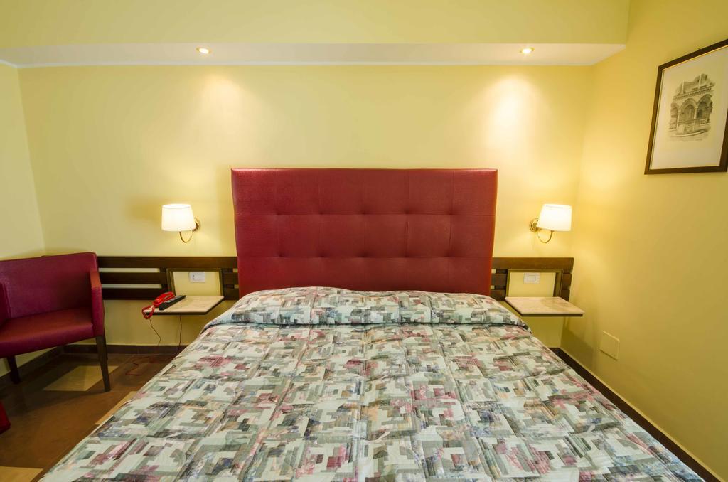 Hotel Tarconte Tarquinia Buitenkant foto