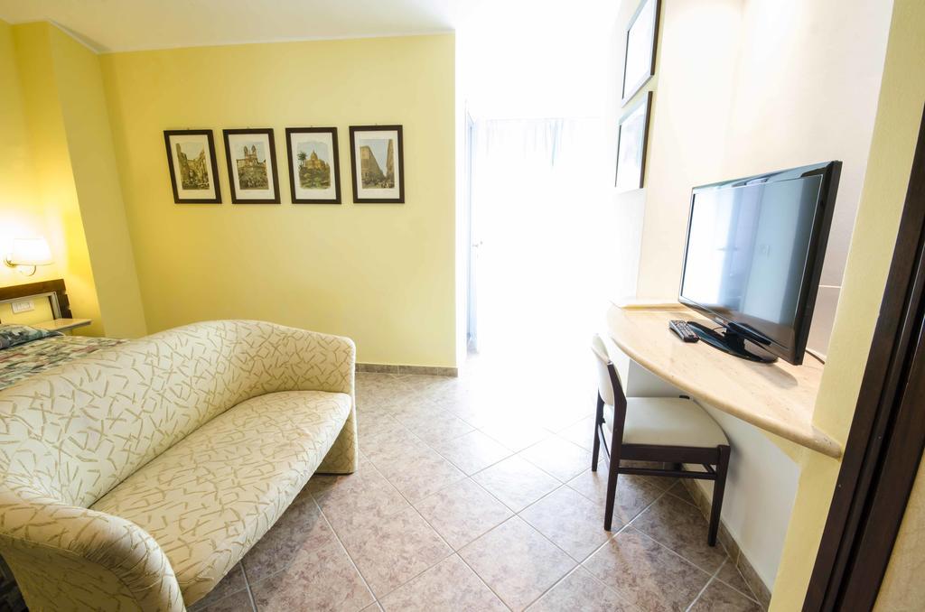 Hotel Tarconte Tarquinia Buitenkant foto