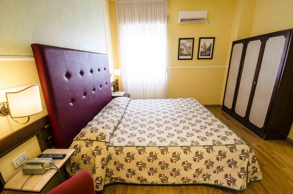 Hotel Tarconte Tarquinia Buitenkant foto