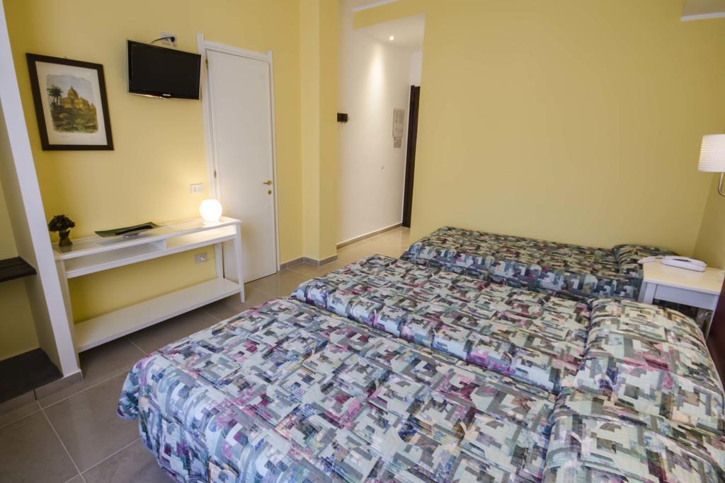 Hotel Tarconte Tarquinia Buitenkant foto