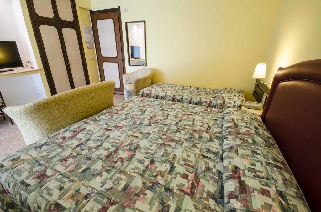 Hotel Tarconte Tarquinia Buitenkant foto