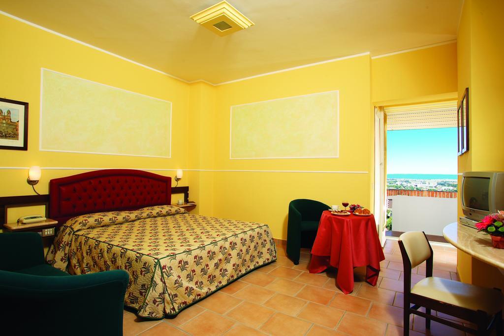 Hotel Tarconte Tarquinia Buitenkant foto