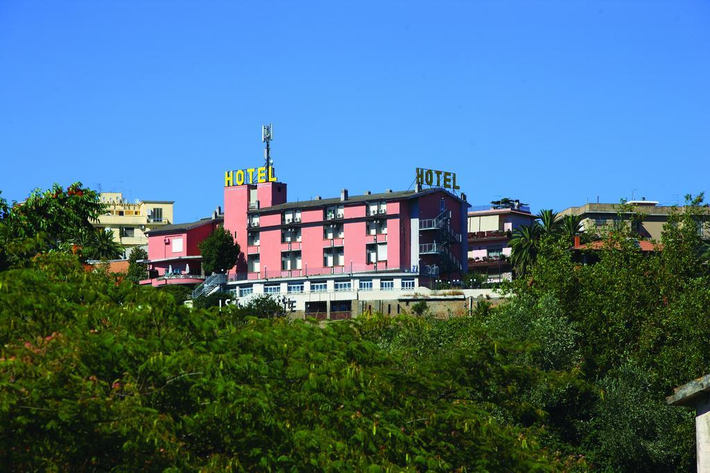 Hotel Tarconte Tarquinia Buitenkant foto